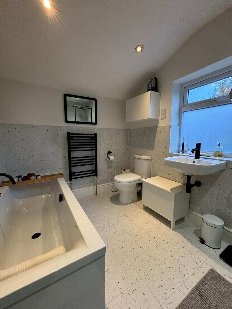 Фото Stylish 2bd House W/private Garden - Brockley!