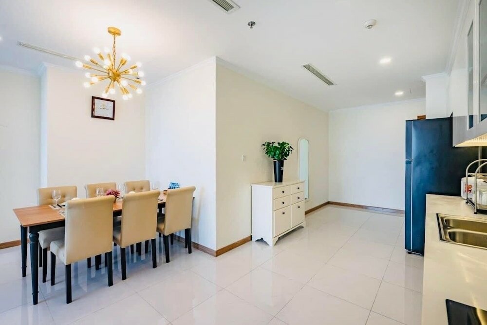 Фото Luxury Landmark - Linh's Apartment