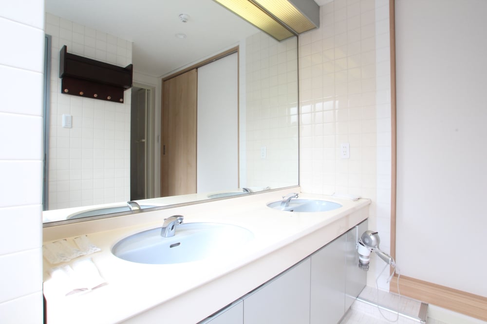 Фото Shimanouchi Luxury Apartment