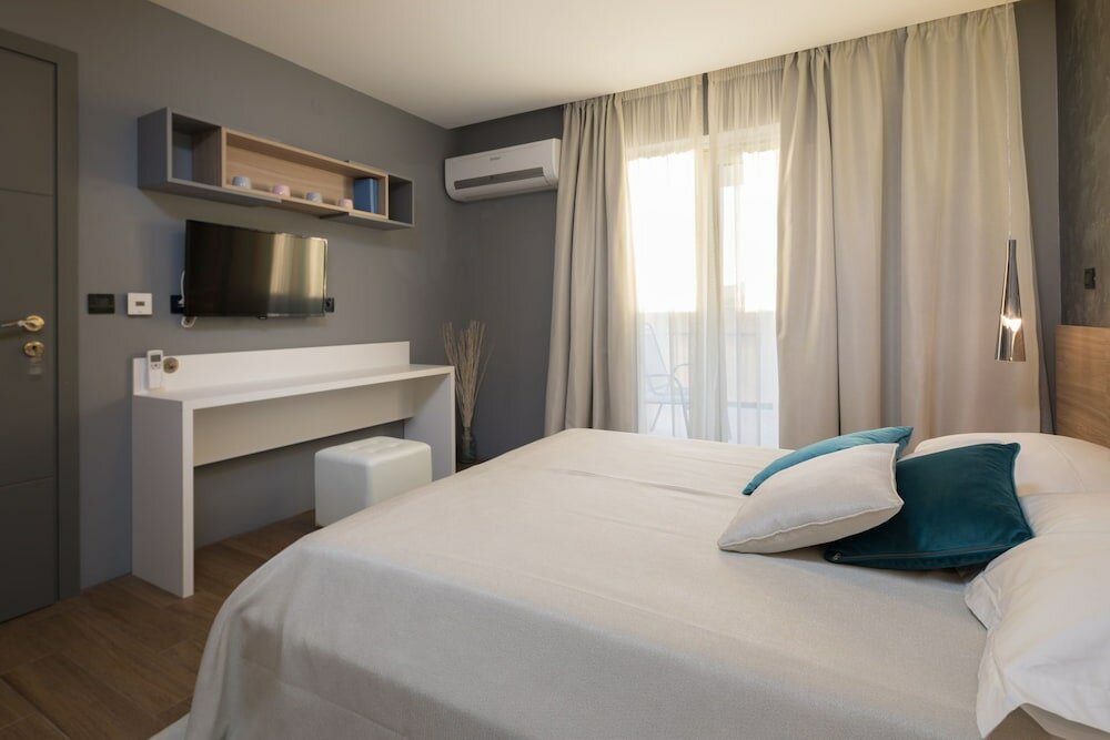 Фото Luxury Villa Cinderella with Swimming Pool