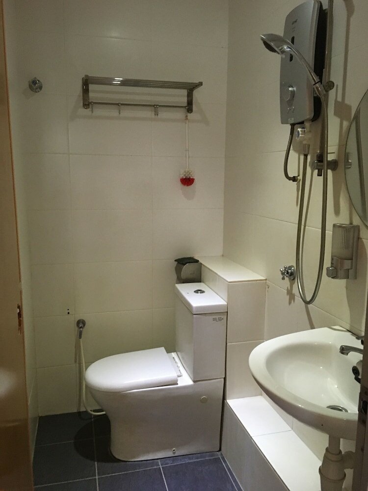 Фото Red Apple Hotel