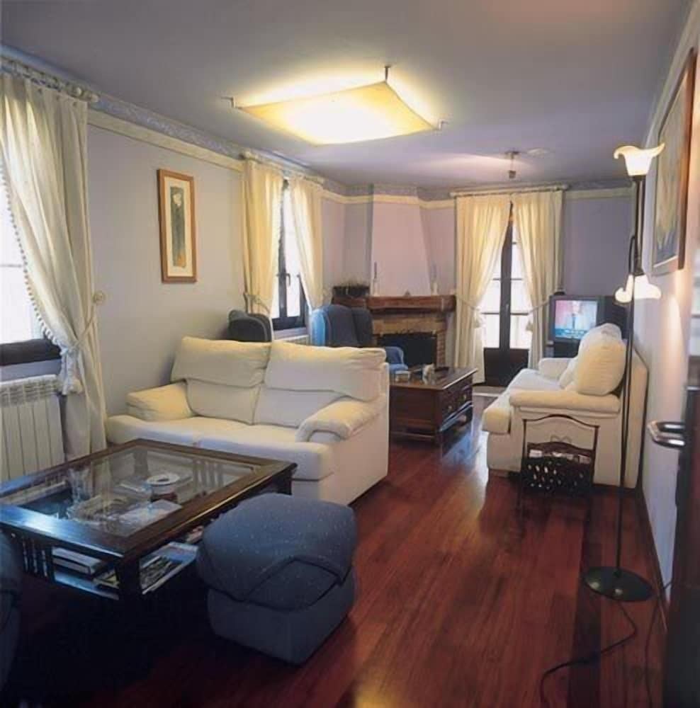 Фото Hotel Casa Suarna