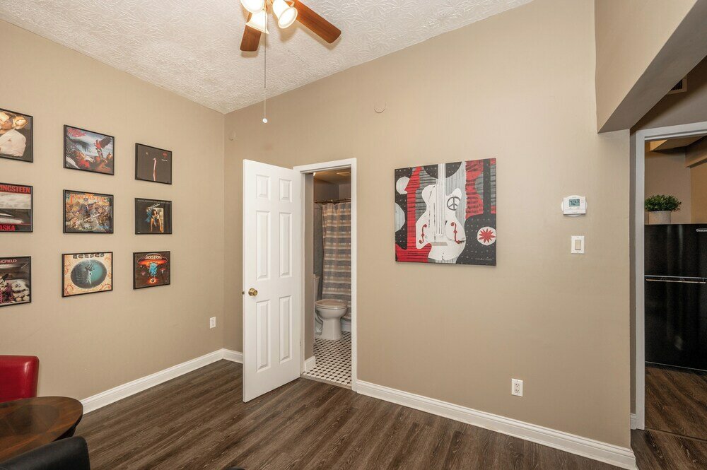 Фото Monmouth Loft 3