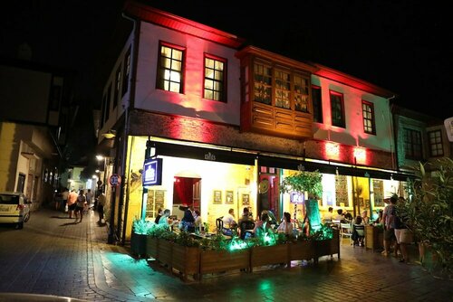 Хостел Lords Hostel & Pub в Муратпаше