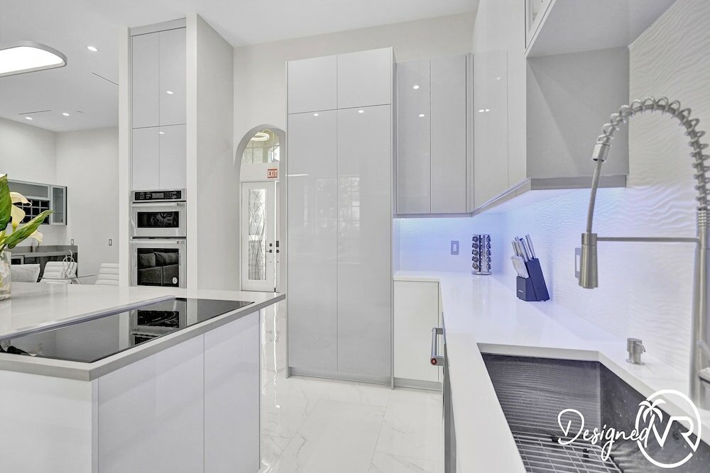 Фото Casa Nobu Modern 6br w Pool & Gameroom