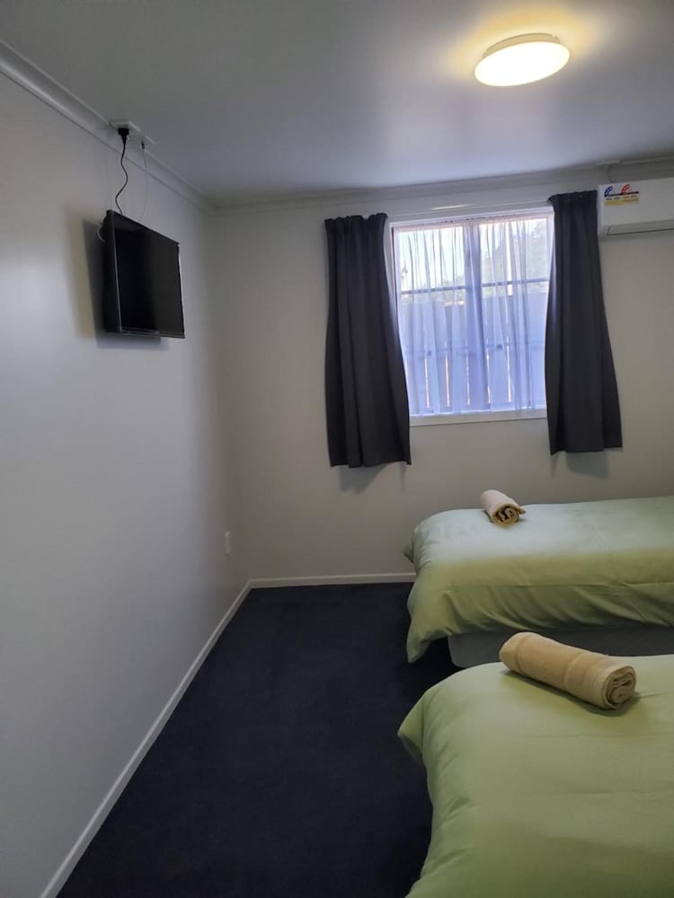 Фото Kawerau Hotel