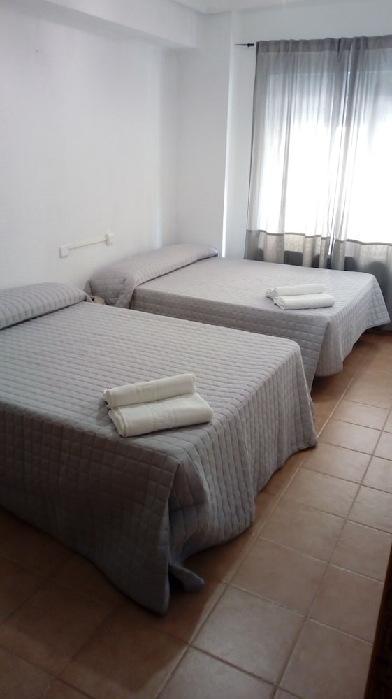 Фото Hostal Plaza de España