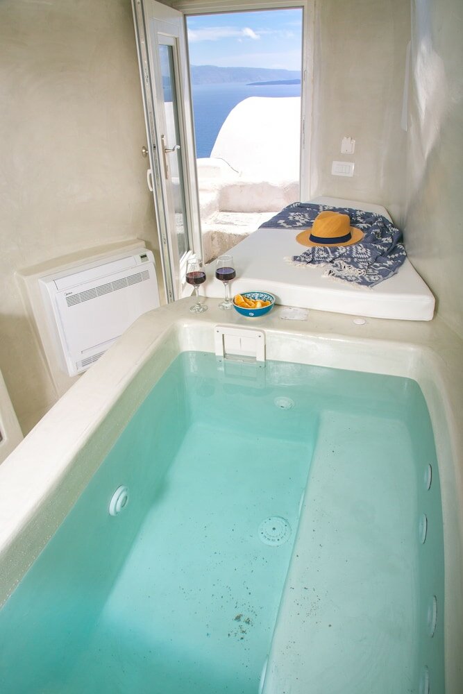 Фото White Cave House