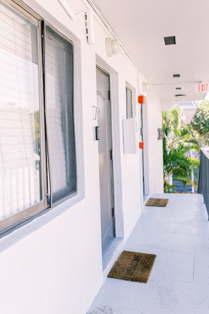 Фото Bayview Apartments by Lowkl