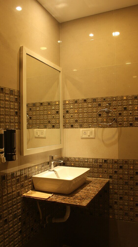 Фото Hotel Idhaya