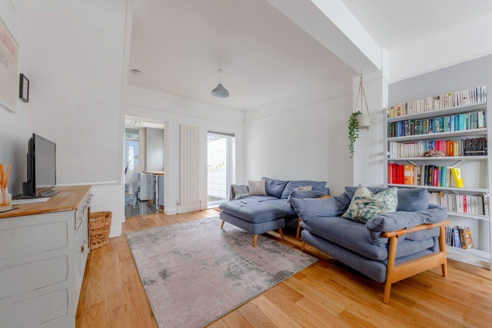 Фото Homely and Spacious 2 Bedroom House - Stratford