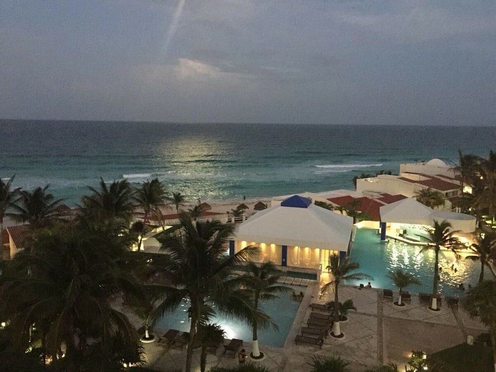 Фото Solymar Cancun Condos