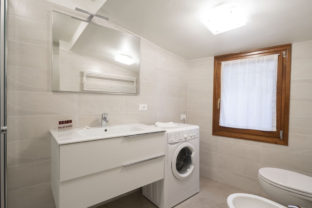 Фото Apartments in San Marco with Canal View