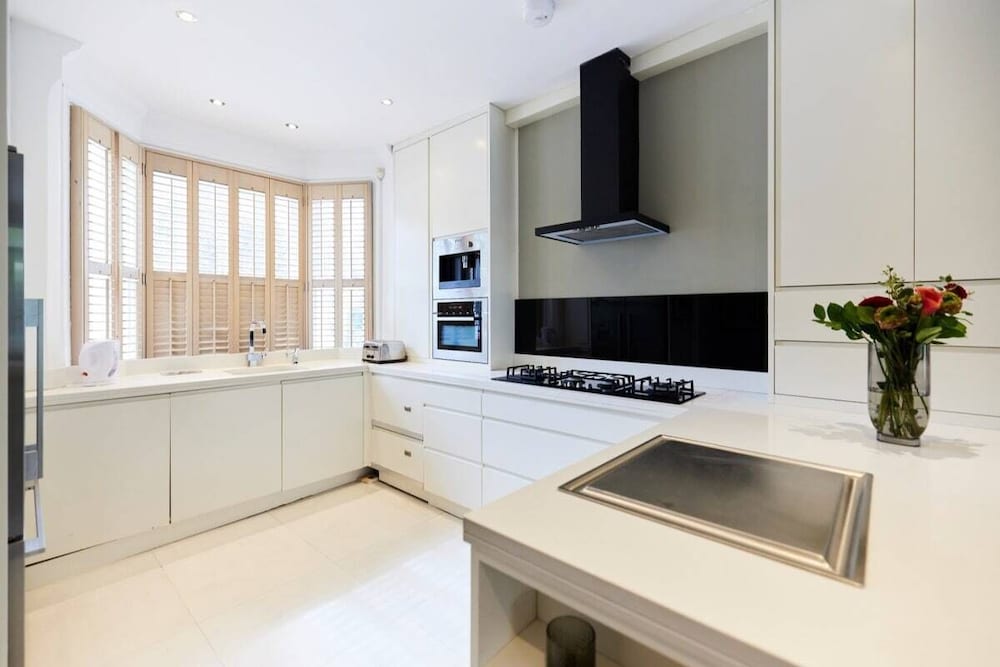 Фото The Chelsea Crib - Prestigious 3bdr House With Garden