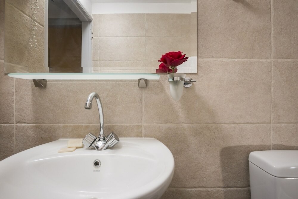 Фото Esplanade Apartments