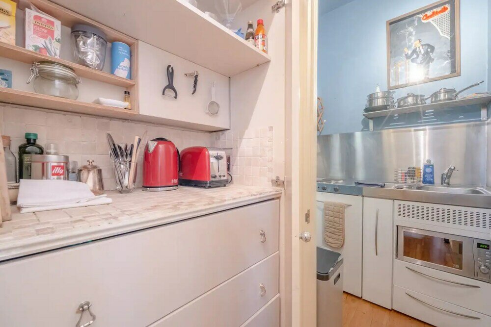 Фото Quaint and Central Studio Flat - Chelsea