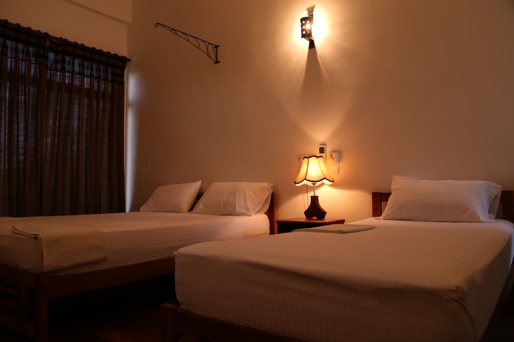 Фото Serene Park Hotel