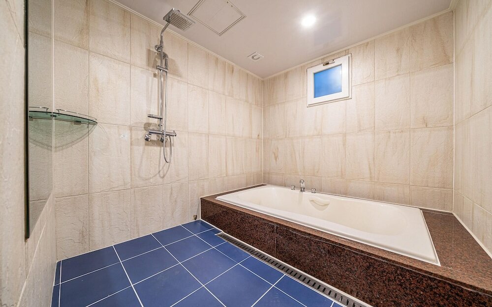 Фото Seocho Toad Hotel