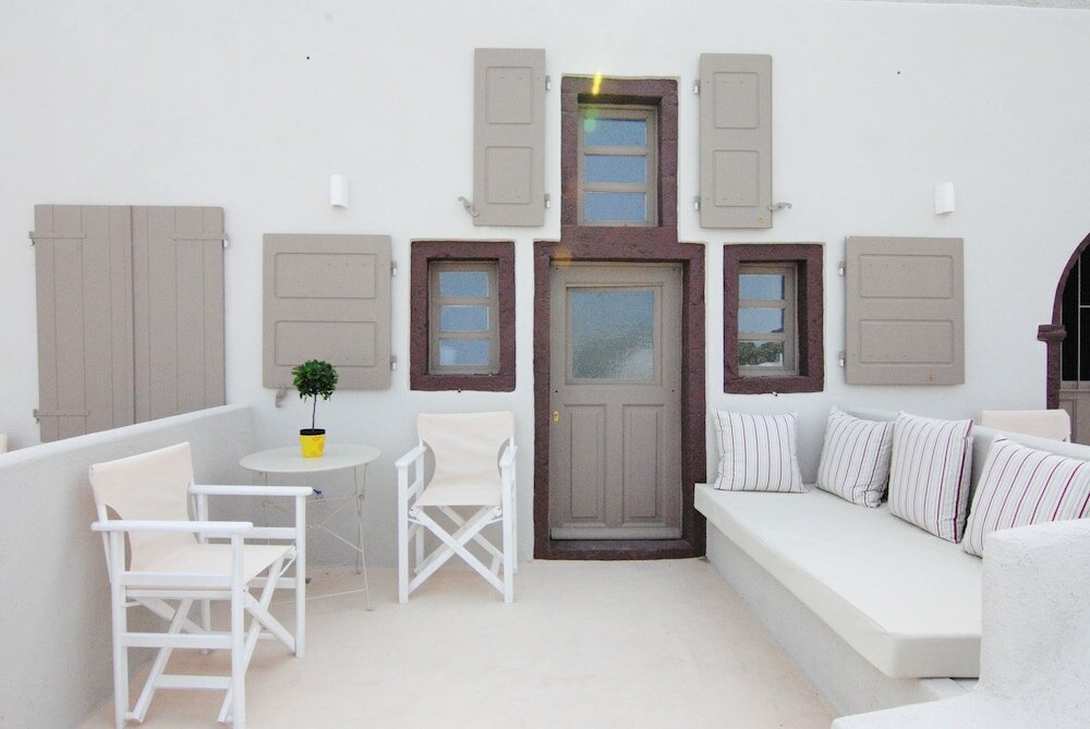 Фото White Grape Suites