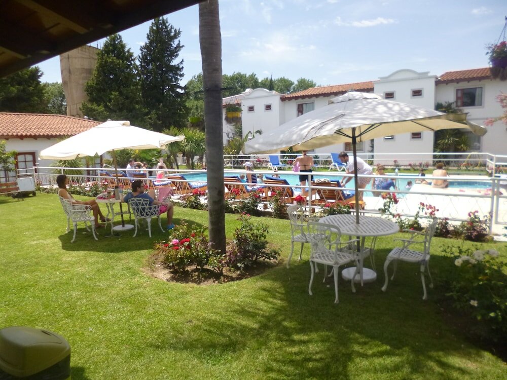 Фото Hotel Garden House