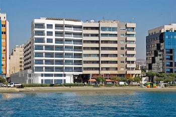 Фото Eden Beach Apartments