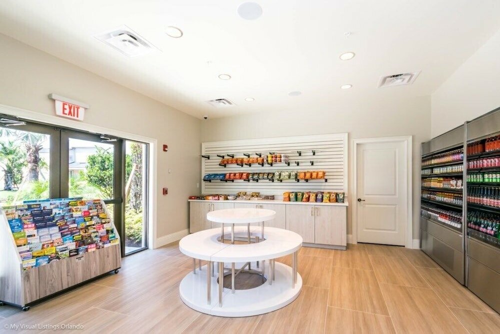 Фото Spectacular 6 Bedroom 5 Bathroom House