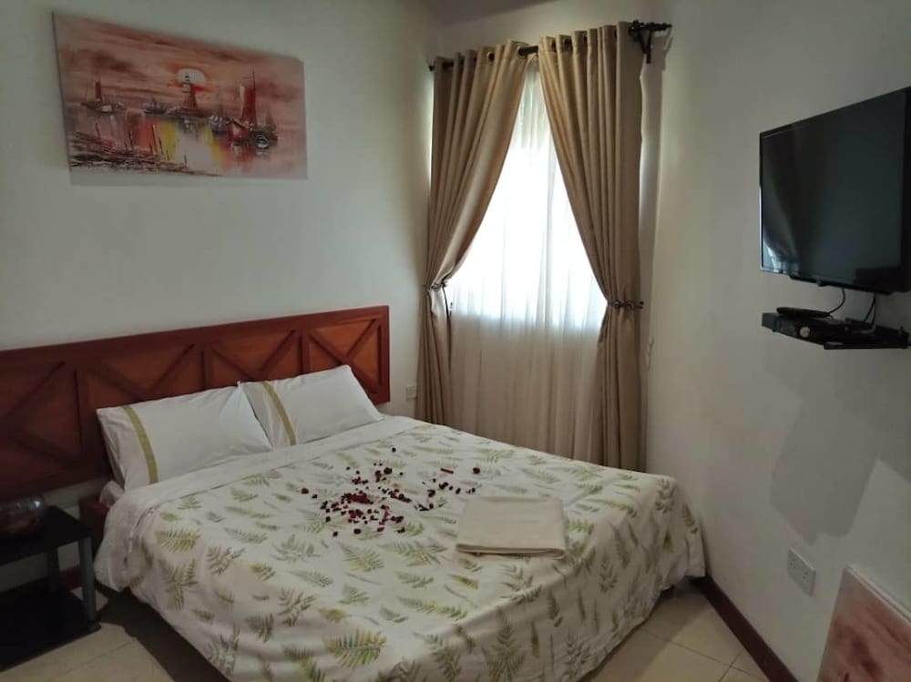 Фото Kaazi LakeFront Villas