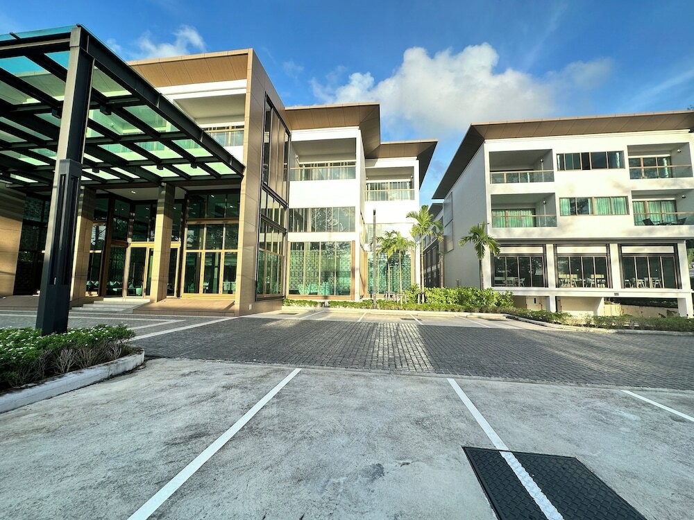 Фото Bella Nara Phuket Naiyang Beach