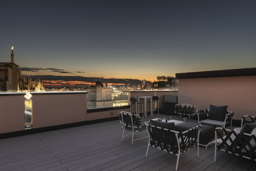 Фото Easyhomes - Central Tower