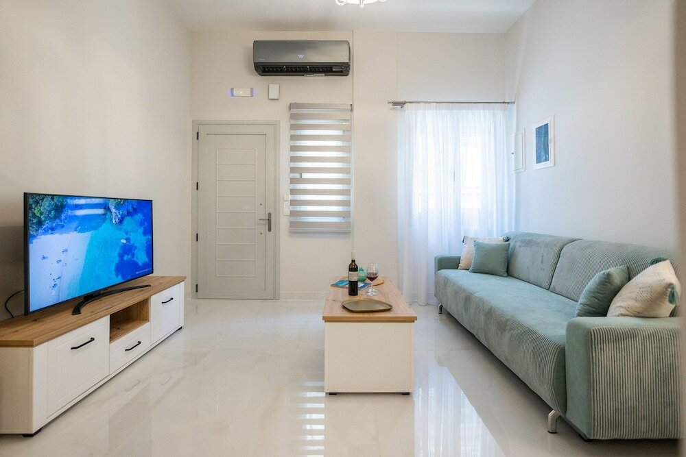 Фото Ivory Luxury Suite by Corfuescapes