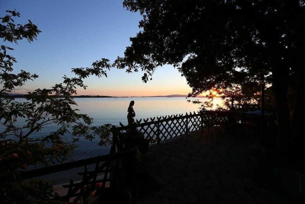 Фото Beachfront house with amazing sea view