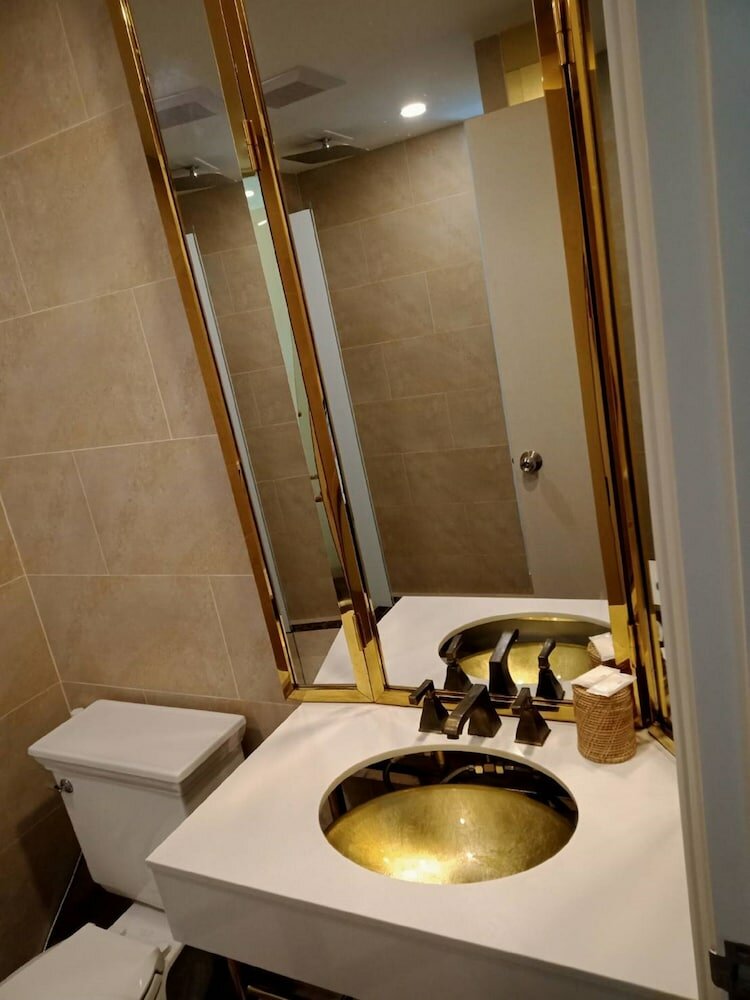 Фото Espana Condo by Som