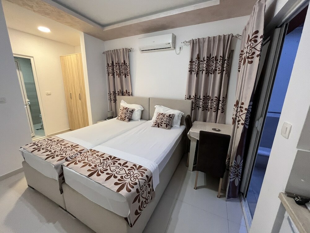 Фото Апарт-отель Pearl Apartments