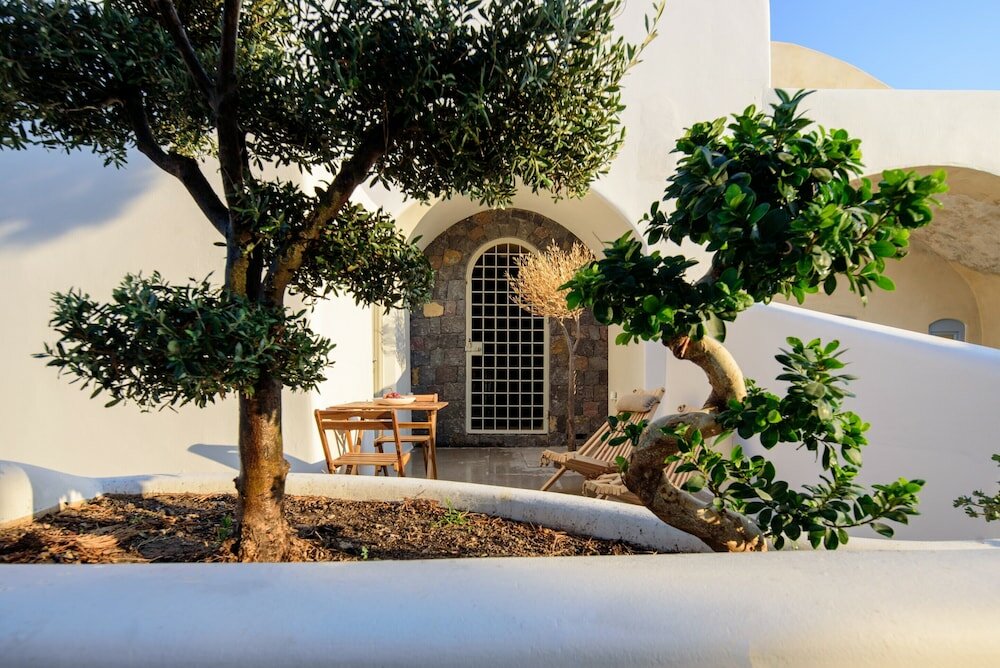 Фото Oia Treasures Art Suites