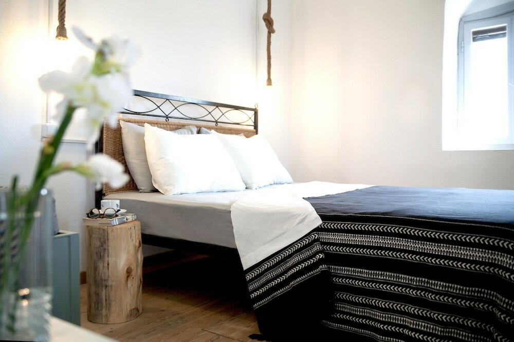 Фото Unique Hideaway with Serene Panoramic views