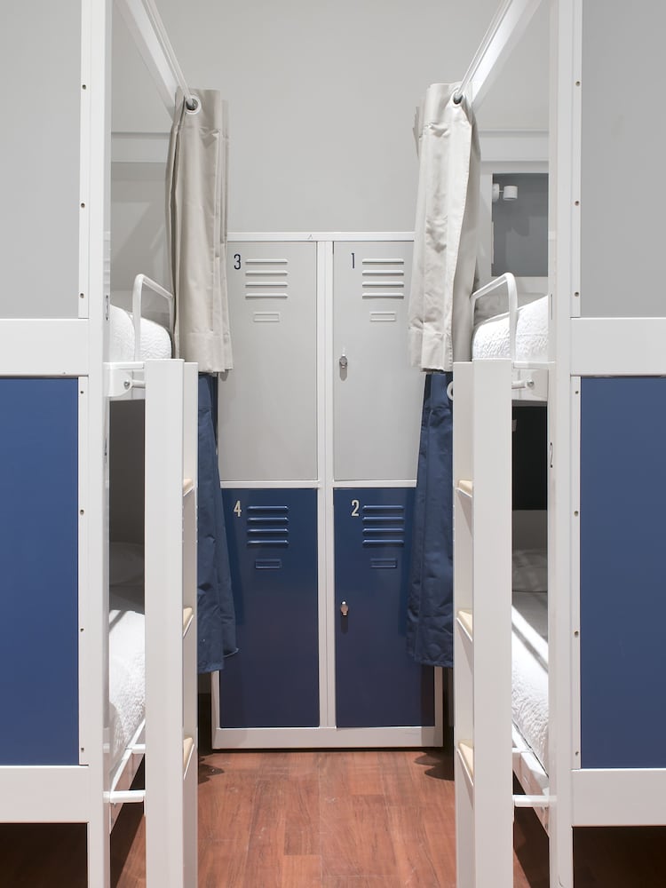 Фото The Central House Barcelona Gracia - Hostel