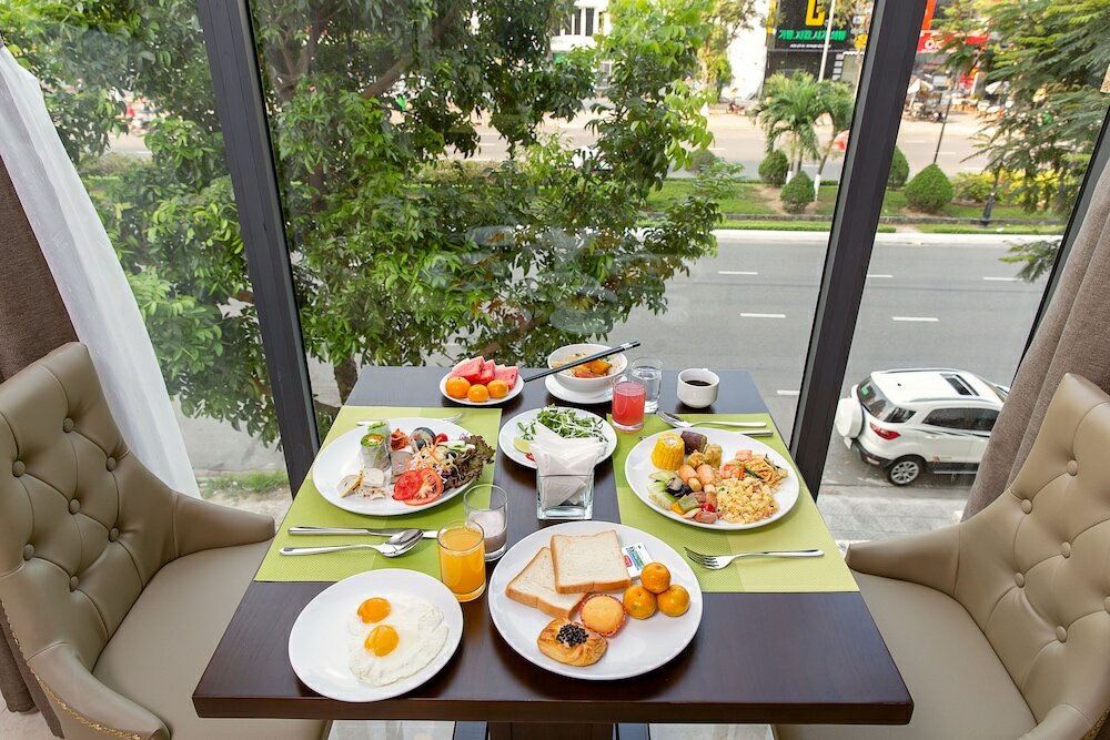 Фото Roliva Hotel & Apartment Danang