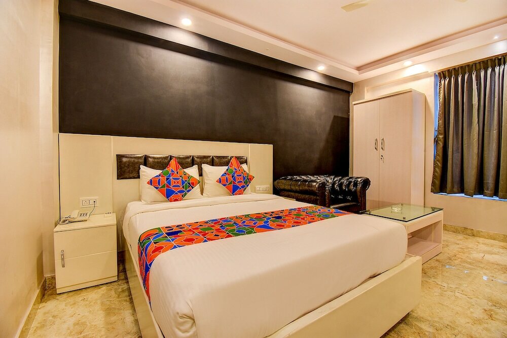 Фото Fabhotel Srk Platinum Inn