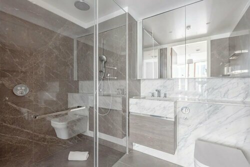 Гостиница Luxurious 2 Bedroom Flat by the River Thames - Vauxhall в Лондоне