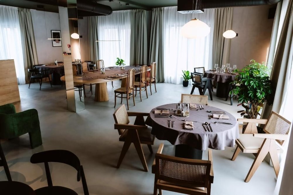 Фото Hotel septembar