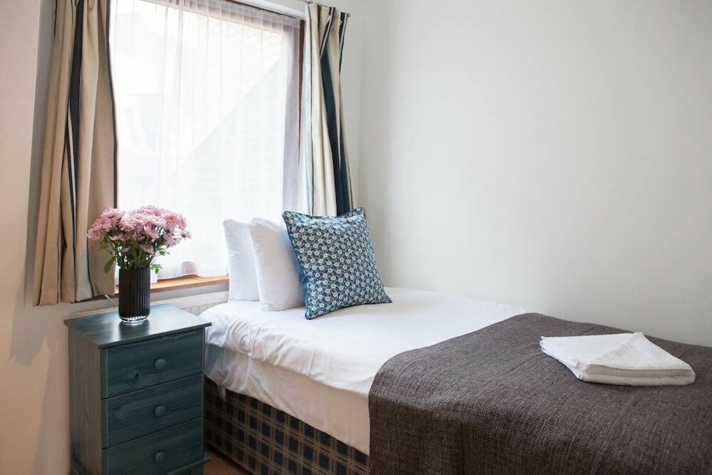 Фото Stylish Apartments next to Buckingham Palace