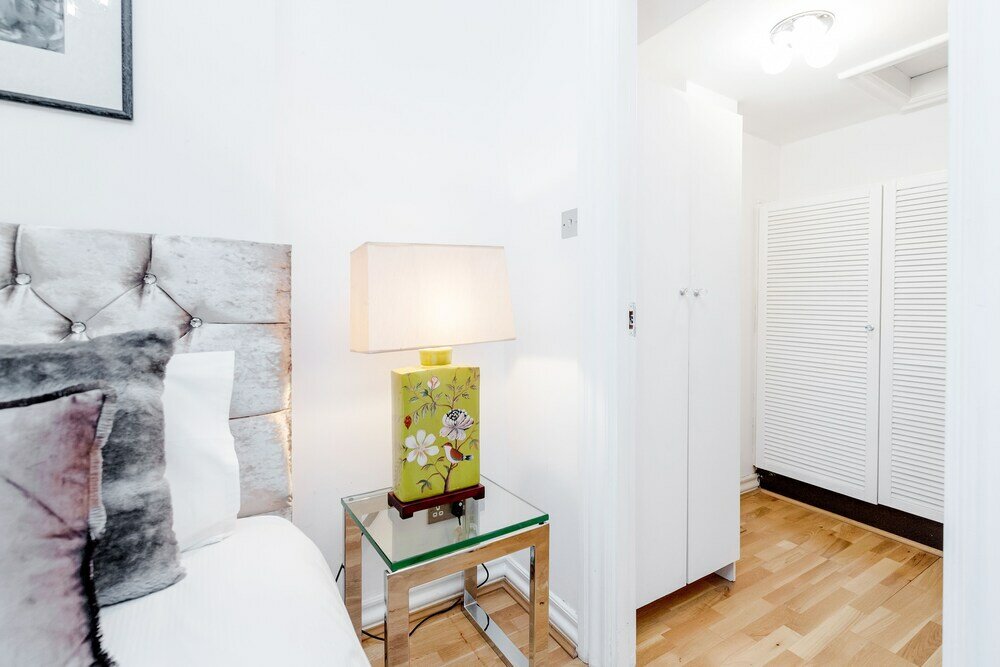 Фото Earls Court Road Apartments