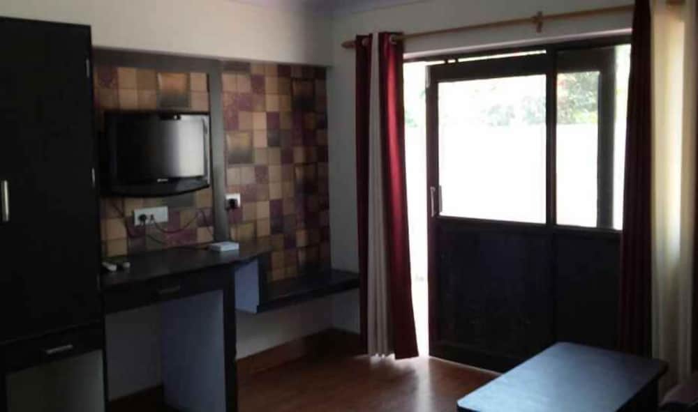 Фото Adb Rooms Corbett Jungle Holiday SPA