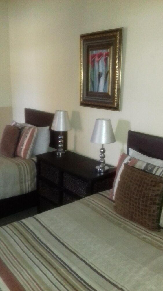 Фото Kestell Hotel