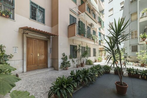 Апартаменты San Giovanni Apartment with Balcony в Риме