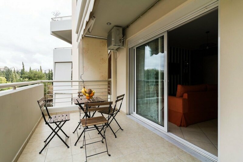 Гостиница Athenian Stylish 2 Bdrm Apartment в Афинах
