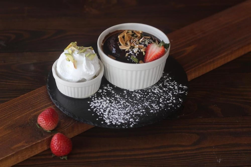 Фото Banan Hotel Suite