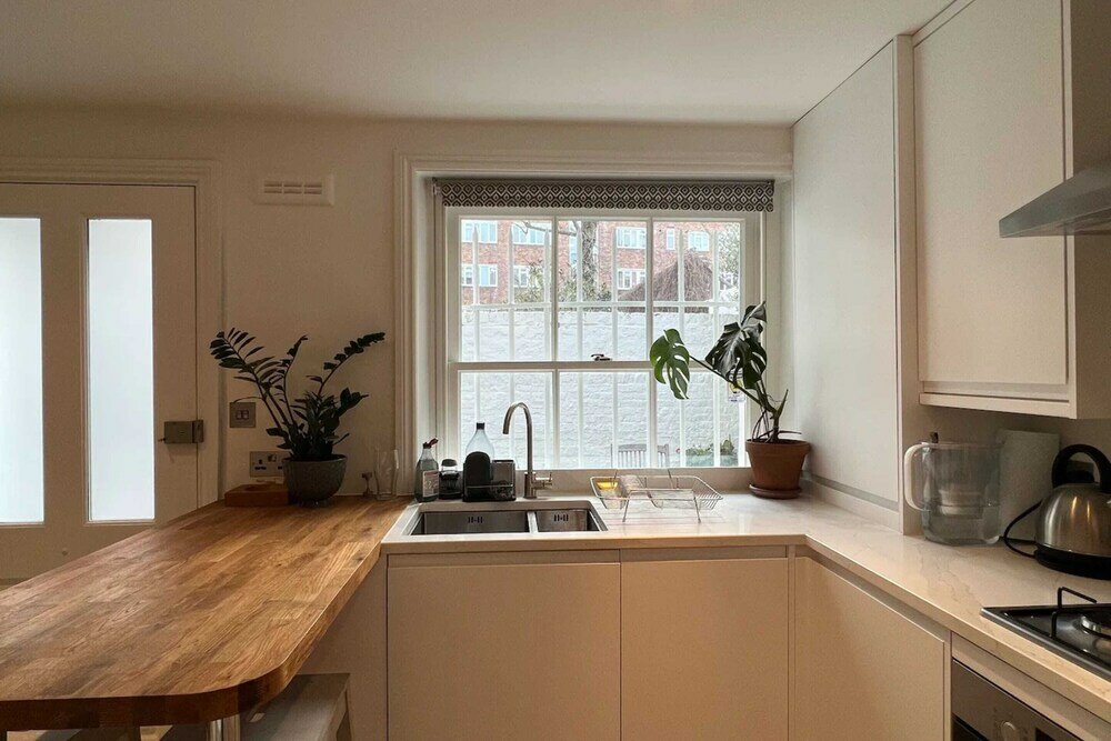 Фото Spacious and Bright 1 Bedroom Flat in Notting Hill