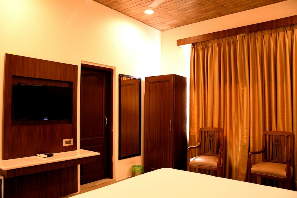 Фото Mastiff Villa Camellia - A Tea Estate Hotel