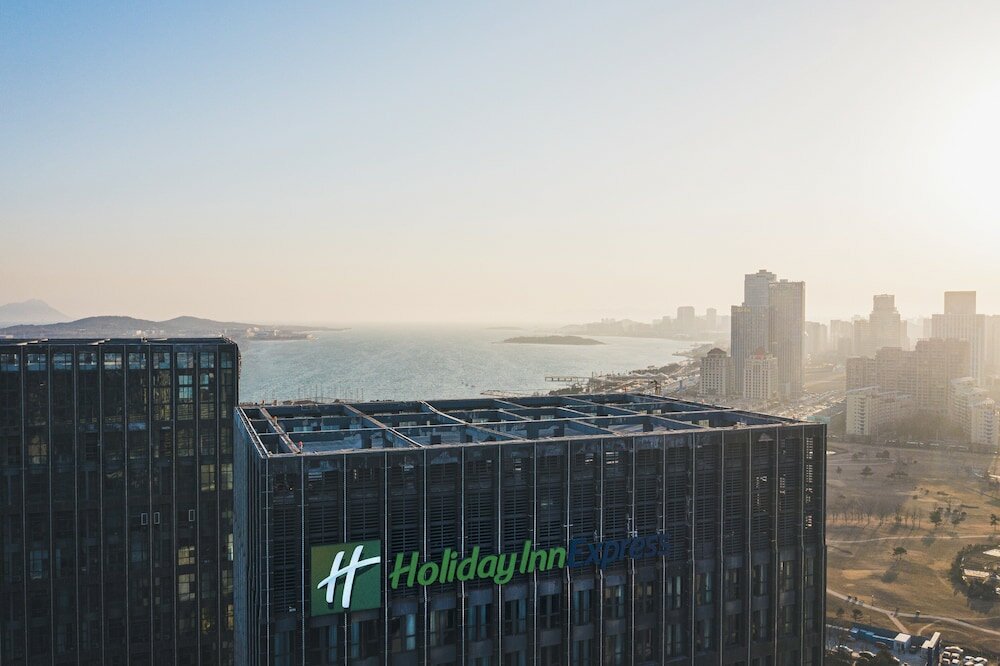 Фото Holiday Inn Express Qingdao West Coast, an Ihg Hotel